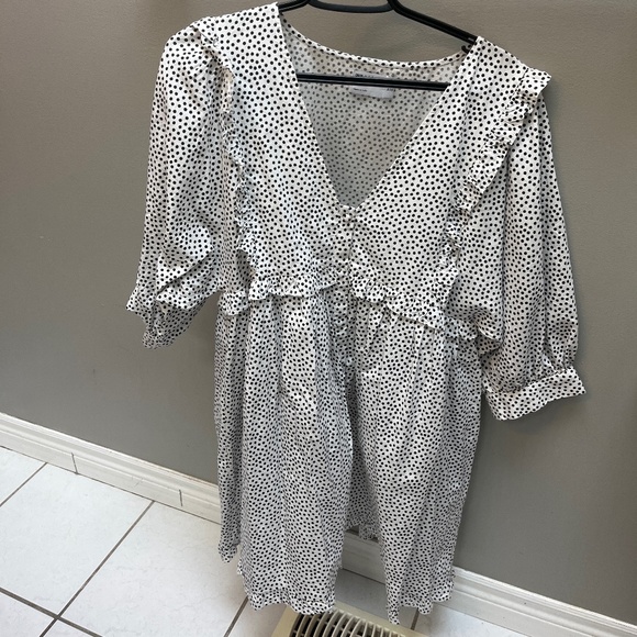 Black/White Dress - Picture 1 of 1